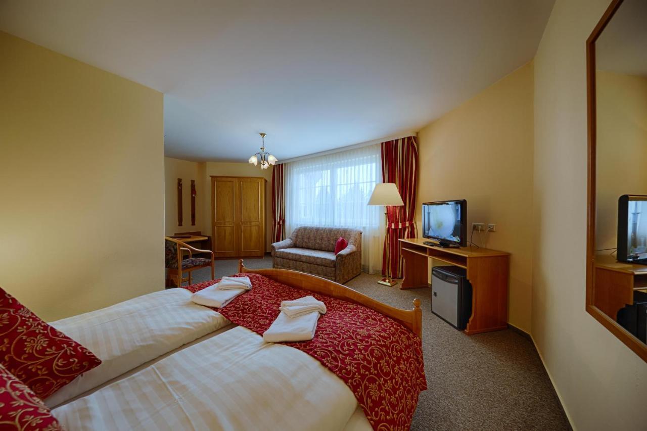 Hotel Auerhahn Массерберг Экстерьер фото