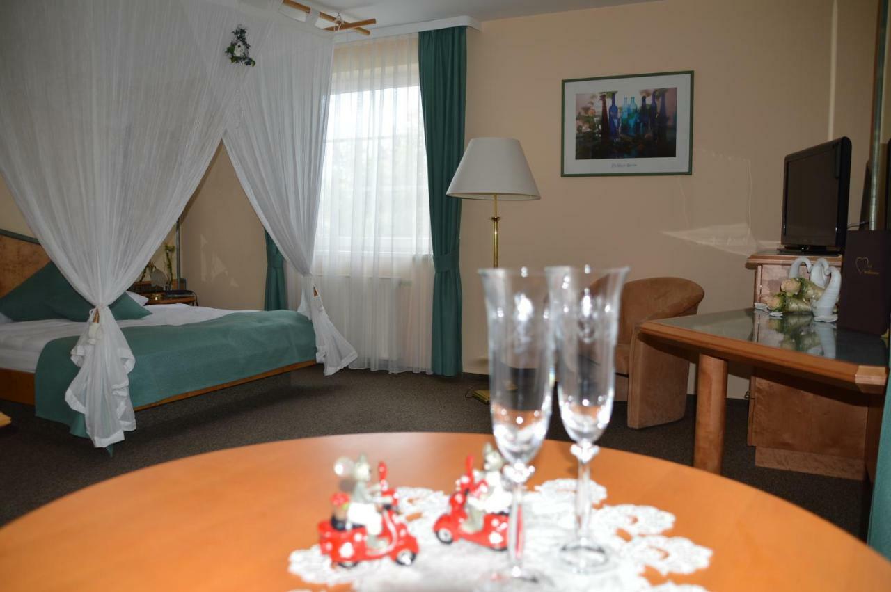 Hotel Auerhahn Массерберг Экстерьер фото